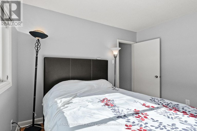 29364572/13-pinepoint-drive/lynwood-village/ottawa/ontario/K2H6B1_22