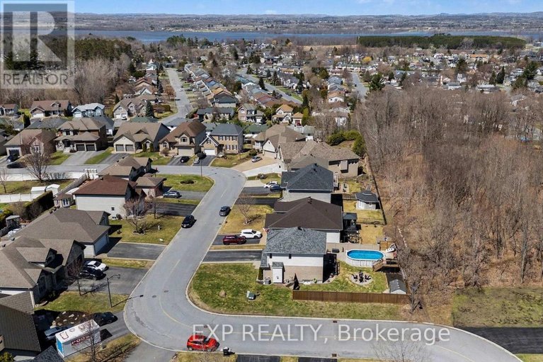 29645045/212-jasper-crescent/town-of-rockland/clarence-rockland/ontario/K4K0A3_36