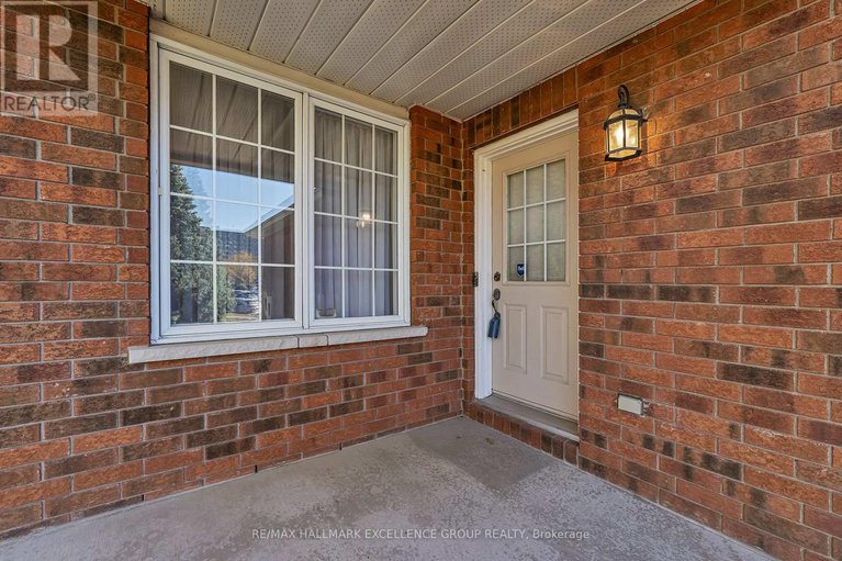 29046718/1556-tonilee-drive/carson-grove/ottawa/ontario/K1J1C1_5