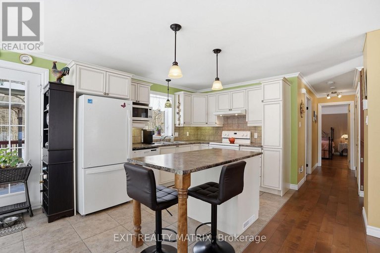 29431063/8150-montee-lemieux-road/east-hawkesbury/ontario/K0B1M0_7