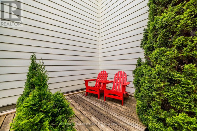 28497718/55-345-kintyre-private/carleton-square/ottawa/ontario/K2C3M6_33