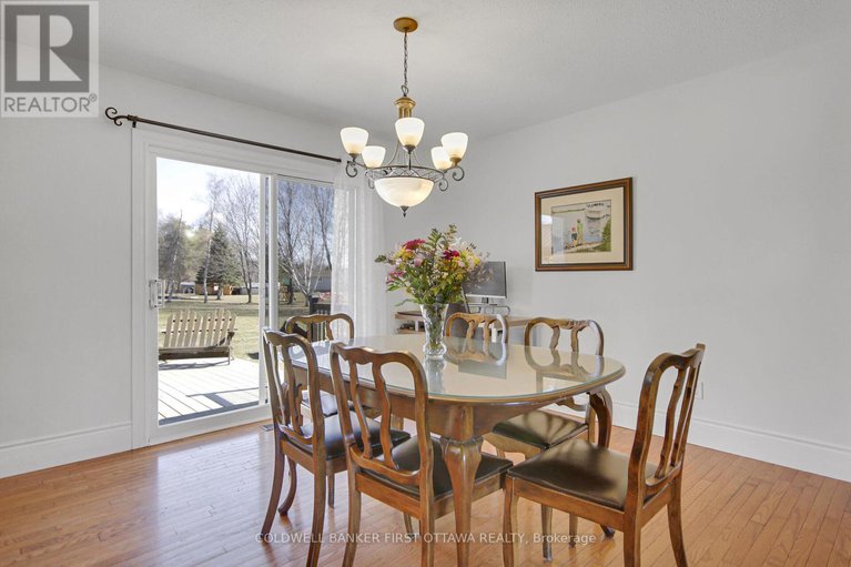 28129909/2313-edward-kidd-crescent/north-gower/ottawa/ontario/K0A2T0_5