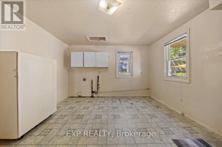 29111606/198-hinchey-avenue/mechanicsville/ottawa/ontario/K1Y1L7_13