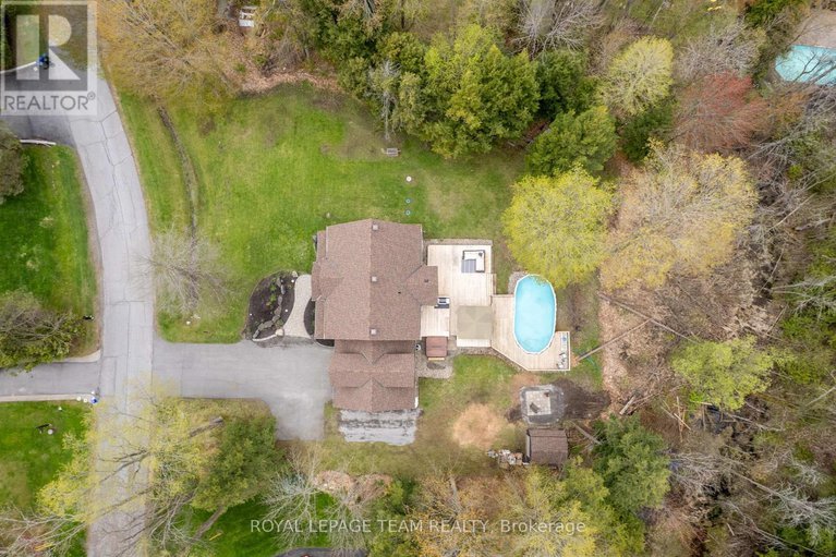 28316771/2377-pine-avenue/manotick-east-to-manotick-station/ottawa/ontario/K4M1B4_39