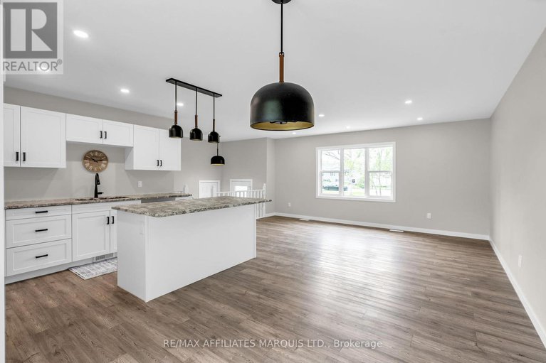28797294/18222-patrick-street/south-glengarry-charlottenburgh-twp/south-glengarry/ontario/K0C2J0_19