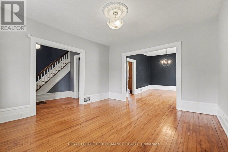 29685328/506-wentworth-avenue/woodroffe/ottawa/ontario/K2B5K1_7