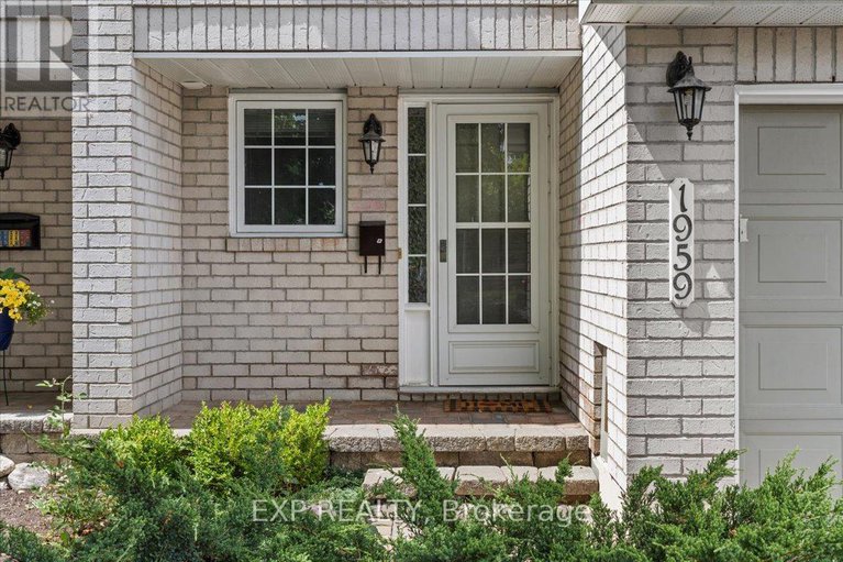 28648911/1959-ranchwood-way/chapel-hill/ottawa/ontario/K1C7L7_1