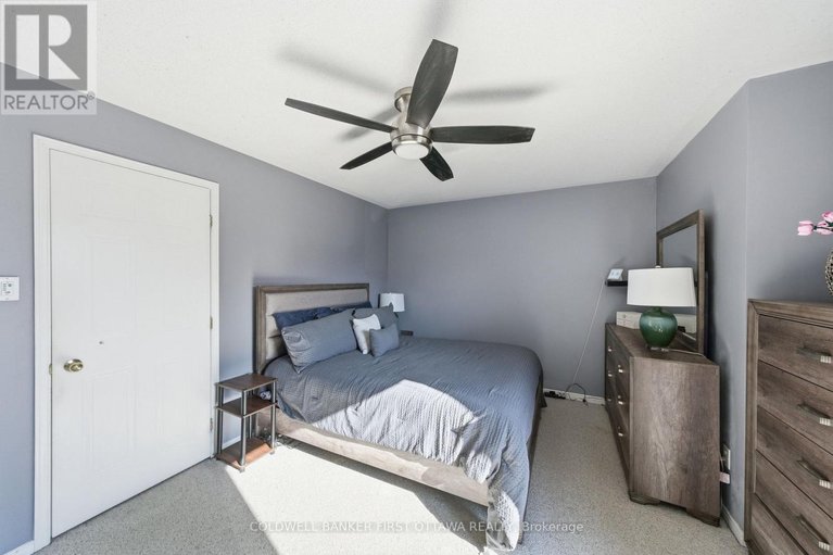 29644136/1902-hennessy-crescent/fallingbrookgardenway-south/ottawa/ontario/K4A3X7_19