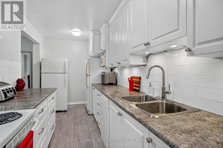 29429181/36-1867-simard-drive/chateauneuf/ottawa/ontario/K1C3B8_9