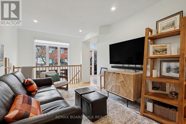 29619269/295-meilleur-private/vanier/ottawa/ontario/K1L0A2_8