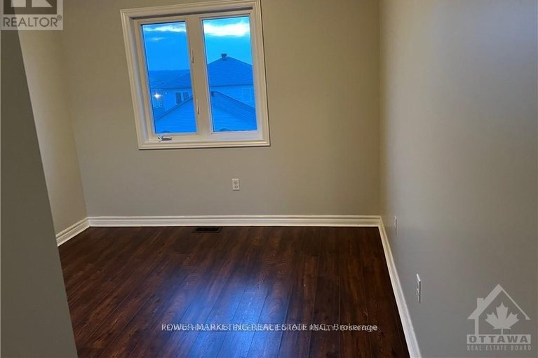 29319586/270-mica-crescent/town-of-rockland/clarence-rockland/ontario/K4K0E2_18