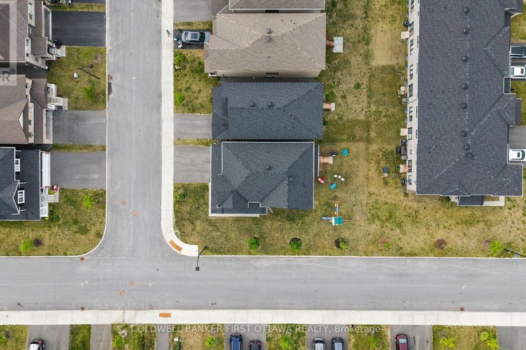 28450240/10-racemose-street/half-moon-bay/ottawa/ontario/K2J6Z9_42