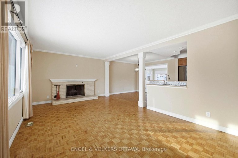 29371717/49-inverness-avenue/borden-farmstewart-farmcarleton-heightsparkwood-hills/ottawa/ontario/K2E6N6_3