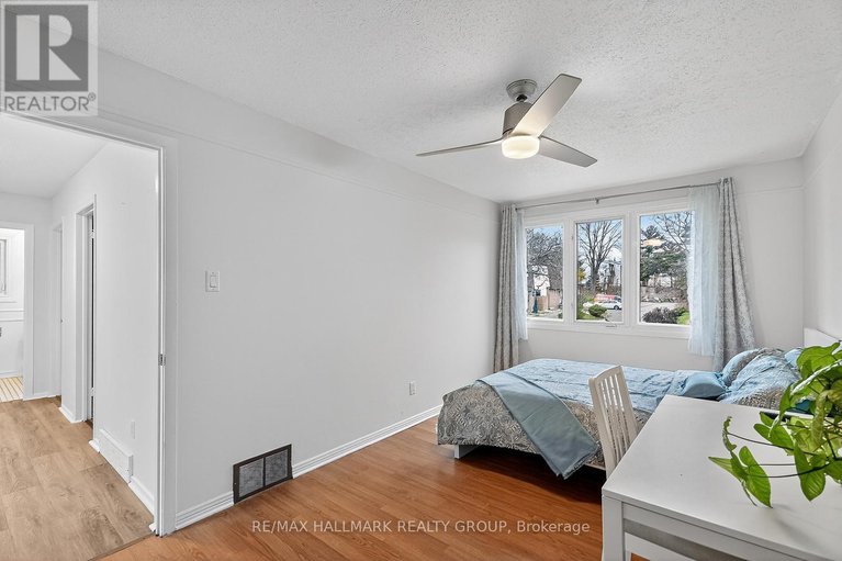 29121975/26-837-eastvale-drive/beaconwood/ottawa/ontario/K1J7T5_21