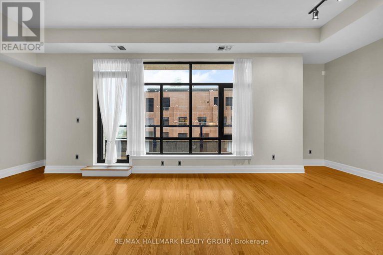 28579122/ph5-330-loretta-avenue-s/west-centre-town/ottawa/ontario/K1S4E8_13