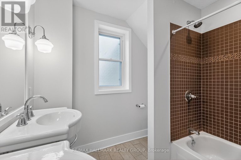 29249197/170-donald-street/overbrookcastle-heights/ottawa/ontario/K1K1M9_24