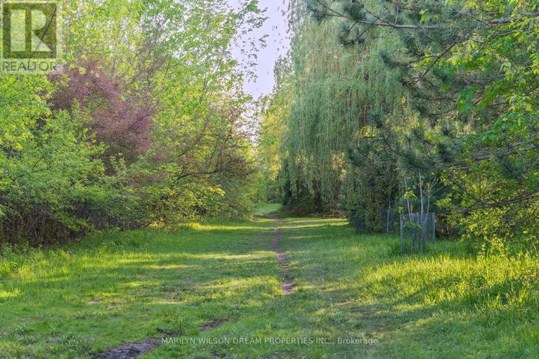 28155106/446-thessaly-circle/alta-vistafaircrest-heights/ottawa/ontario/K1H5W5_46