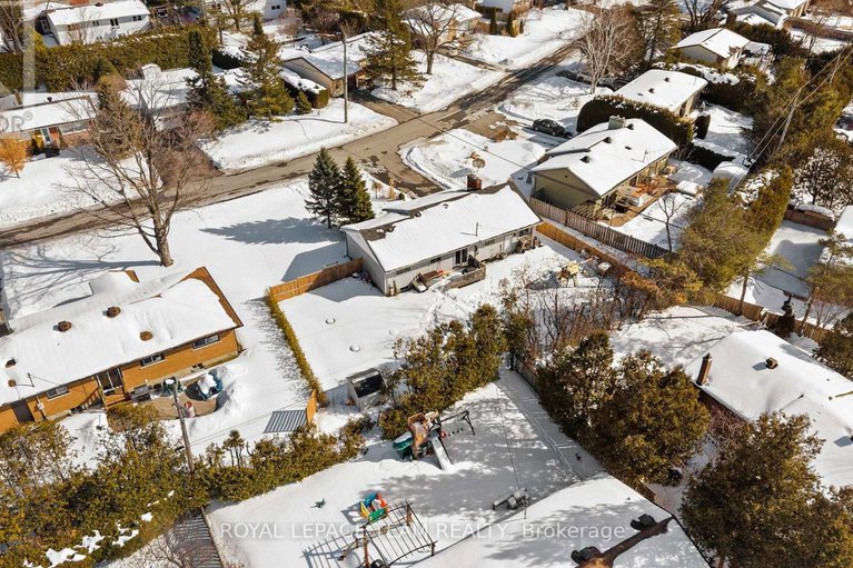 29381765/5286-hillcrest-drive/manotick-long-island-nicholls-island/ottawa/ontario/K4M1E9_36