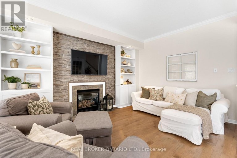 29518194/41-golders-green-lane/longfields/ottawa/ontario/K2J5G2_20