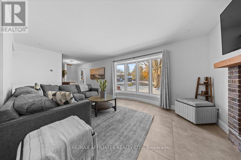 29099077/7-gagnon-court/beaverbrook/ottawa/ontario/K2K1A7_16
