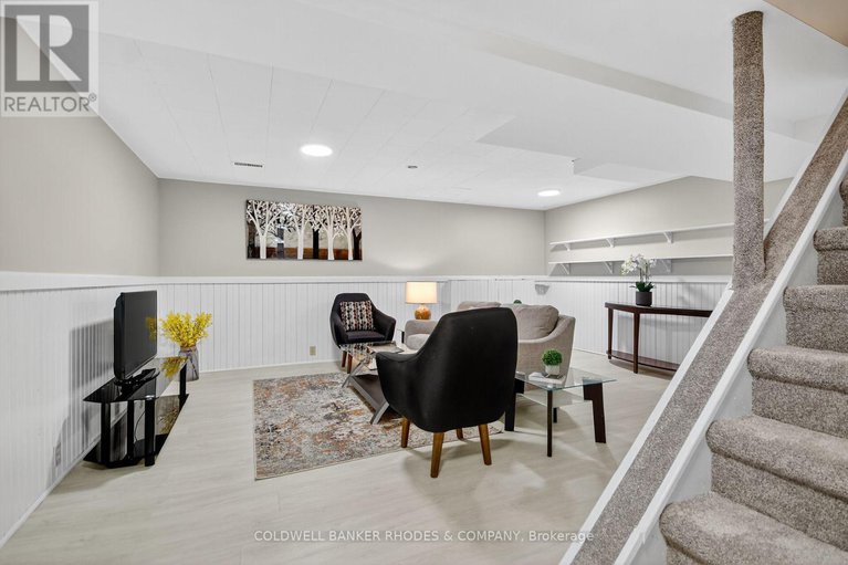 29154469/8-confederation-private/mooneys-bayriverside-park/ottawa/ontario/K1V9W6_31