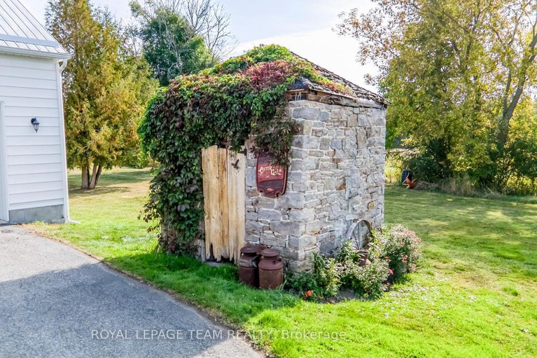 28888820/48-mill-street/almonte/ontario/K0A1A0_27