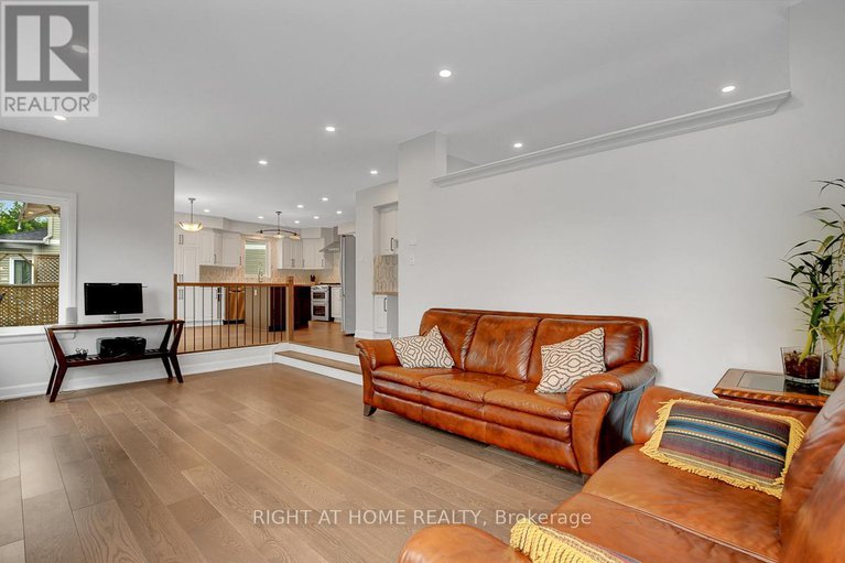 28499567/498-landswood-way/stittsville-south/ottawa/ontario/K2S0A5_12