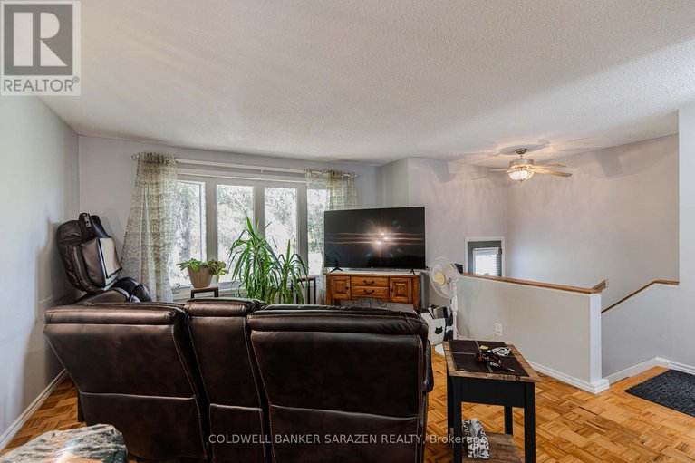 29006126/6535-rideau-valley-drive-n/manotick-south-to-roger-stevens/ottawa/ontario/K4M1B3_7