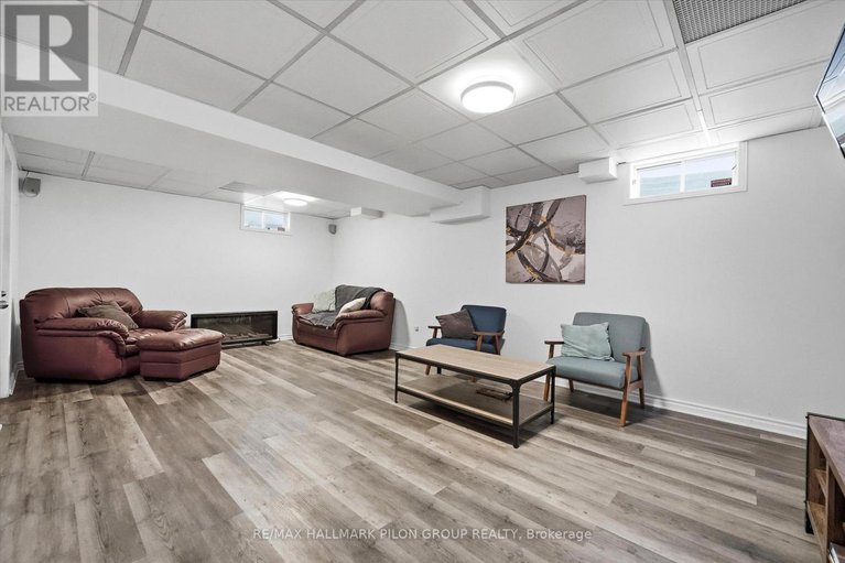 29407130/284-mceachern-crescent/bilberry-creekqueenswood-heights/ottawa/ontario/K1E3K3_20