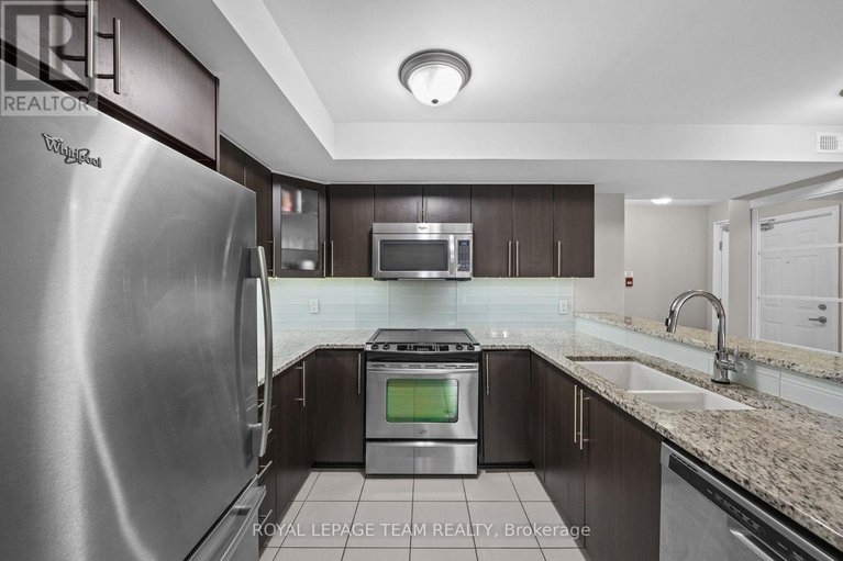 29684994/6-215-bluestone-private/avalon-west/ottawa/ontario/K4A0X7_9