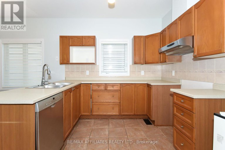 28479227/1980-scully-way-s/fallingbrookgardenway-south/ottawa/ontario/K4A4H2_8
