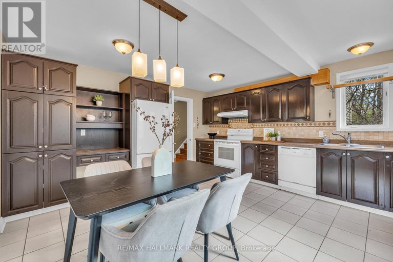 28280542/8-scharf-lane/glencairnhazeldean/ottawa/ontario/K2L2K2_10