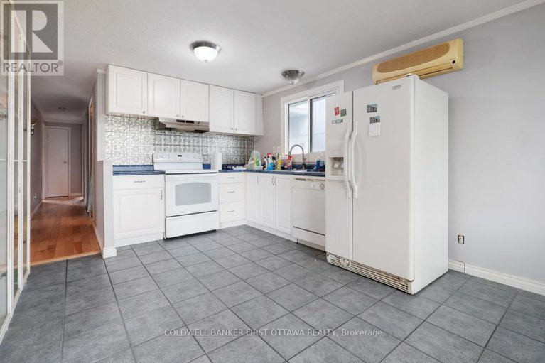 28322181/323-amiens-street/bilberry-creekqueenswood-heights/ottawa/ontario/K1E1N4_4
