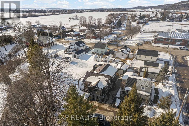 29432292/260-tasse-avenue/renfrew/renfrew/ontario/K7V3W7_8