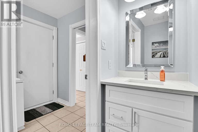 28179012/1728-smithers-crescent/chateauneuf/ottawa/ontario/K1C4X2_11