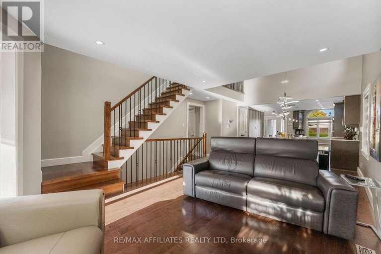 28965931/1813-elmridge-drive/beacon-hill-south/ottawa/ontario/K1J6S3_12