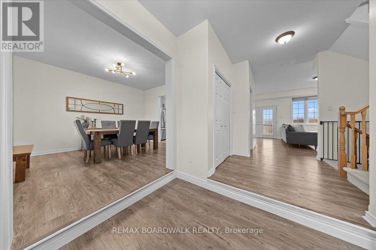 29613585/8044-craig-farm-drive/metcalfe/ottawa/ontario/K0A2P0_3