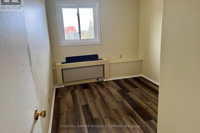 28502288/404-325-centrum-boulevard/bilberry-creekqueenswood-heights/ottawa/ontario/K1E3W8_8