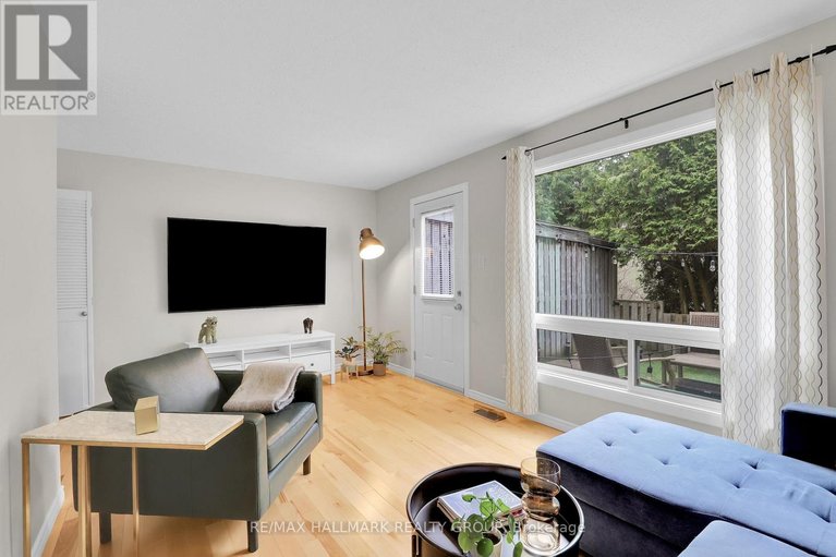 29673890/34-55-bering-court/katimavik/ottawa/ontario/K2L2B8_6