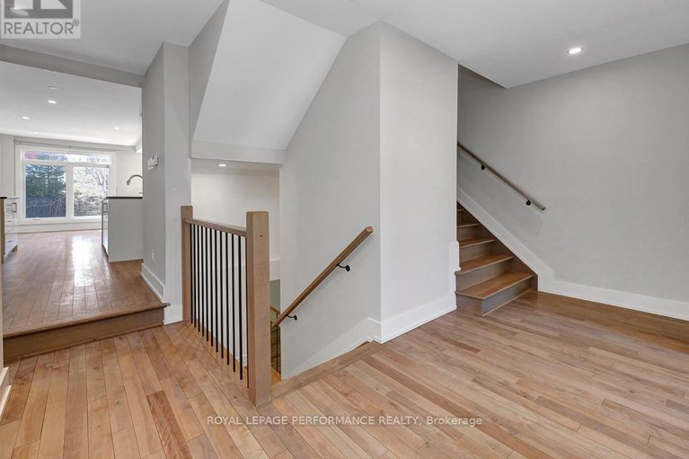 28800613/68-prince-albert-street/overbrookcastle-heights/ottawa/ontario/K1K2A1_3