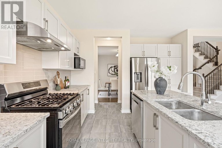 28553792/787-cappamore-drive/half-moon-bay/ottawa/ontario/K2J6V6_14