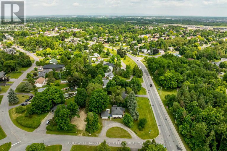 28584277/1-porter-street/stittsville-south/ottawa/ontario/K2S1P8_32