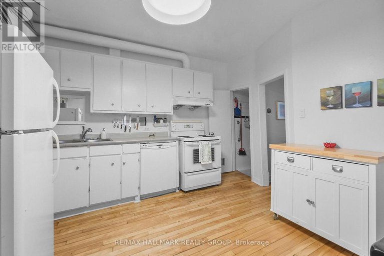 28774423/230-booth-street/west-centre-town/ottawa/ontario/K1R7J6_24