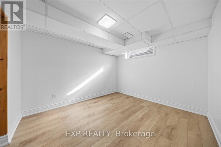 29075972/290-elderberry-terrace/chatelaine-village/ottawa/ontario/K1E1Z1_29