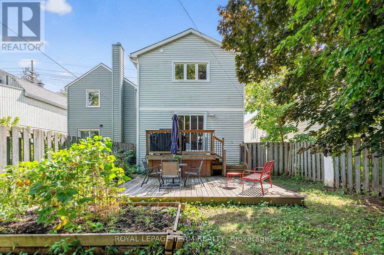 28798908/217-montfort-street/vanier/ottawa/ontario/K1L5P3_34