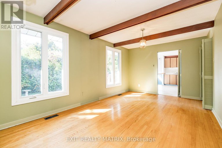 28932484/8-brian-crescent/bruce-farmgraham-parkqualicumbellands/ottawa/ontario/K2H6X3_13