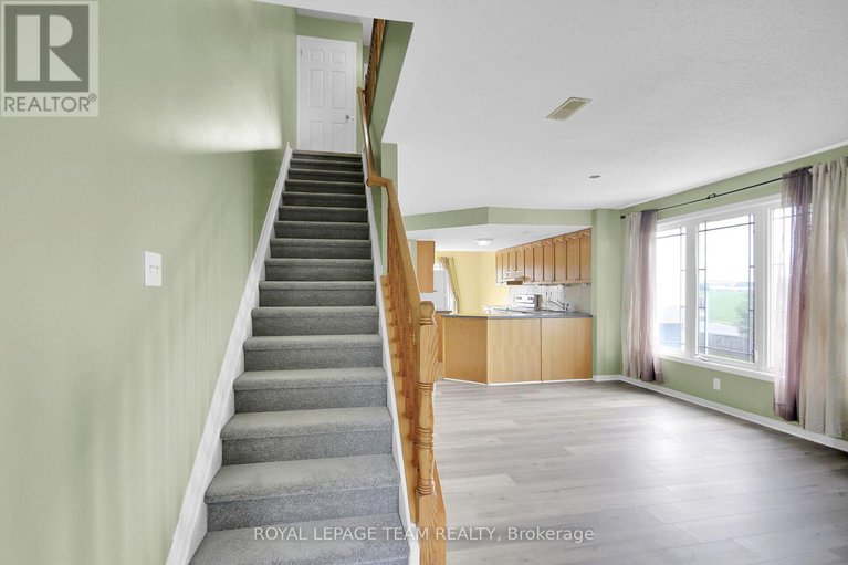 29094065/16-414-hillsboro-private/emerald-meadowstrailwest/ottawa/ontario/K2M3A8_16