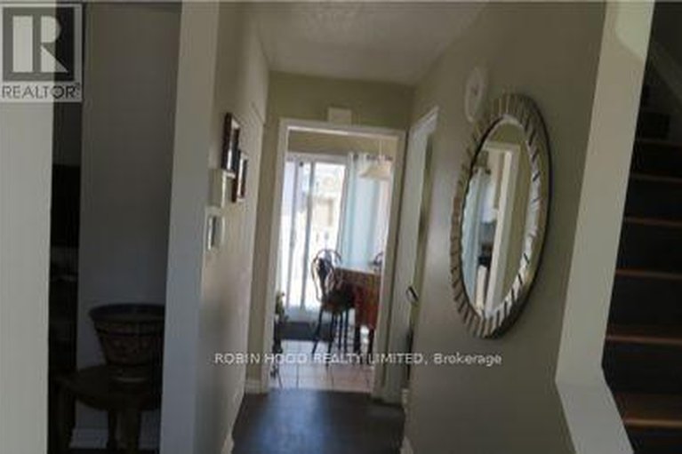 29624150/1-lotus-court/carson-grove/ottawa/ontario/K1J8A6_2