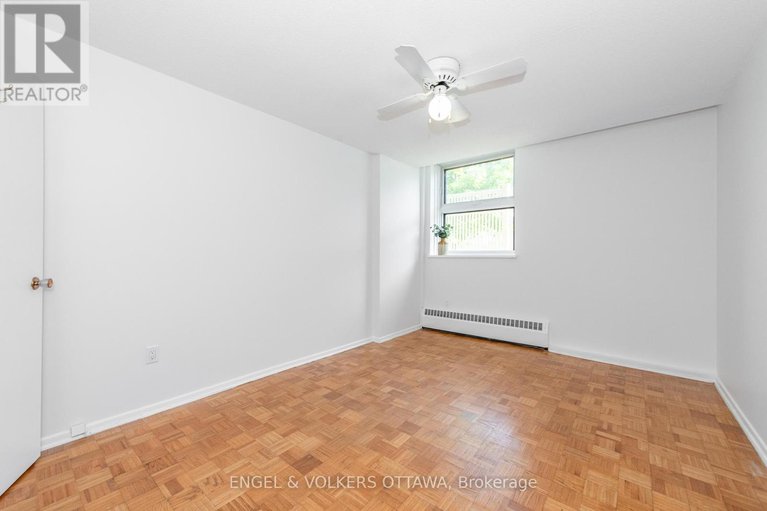 28759787/8-1356-meadowlands-drive-e/borden-farmstewart-farmcarleton-heightsparkwood-hills/ottawa/ontario/K2E6K6_22