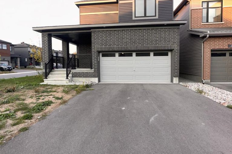 28937547/900-athenry-court/half-moon-bay/ottawa/ontario/K2J7C5_1